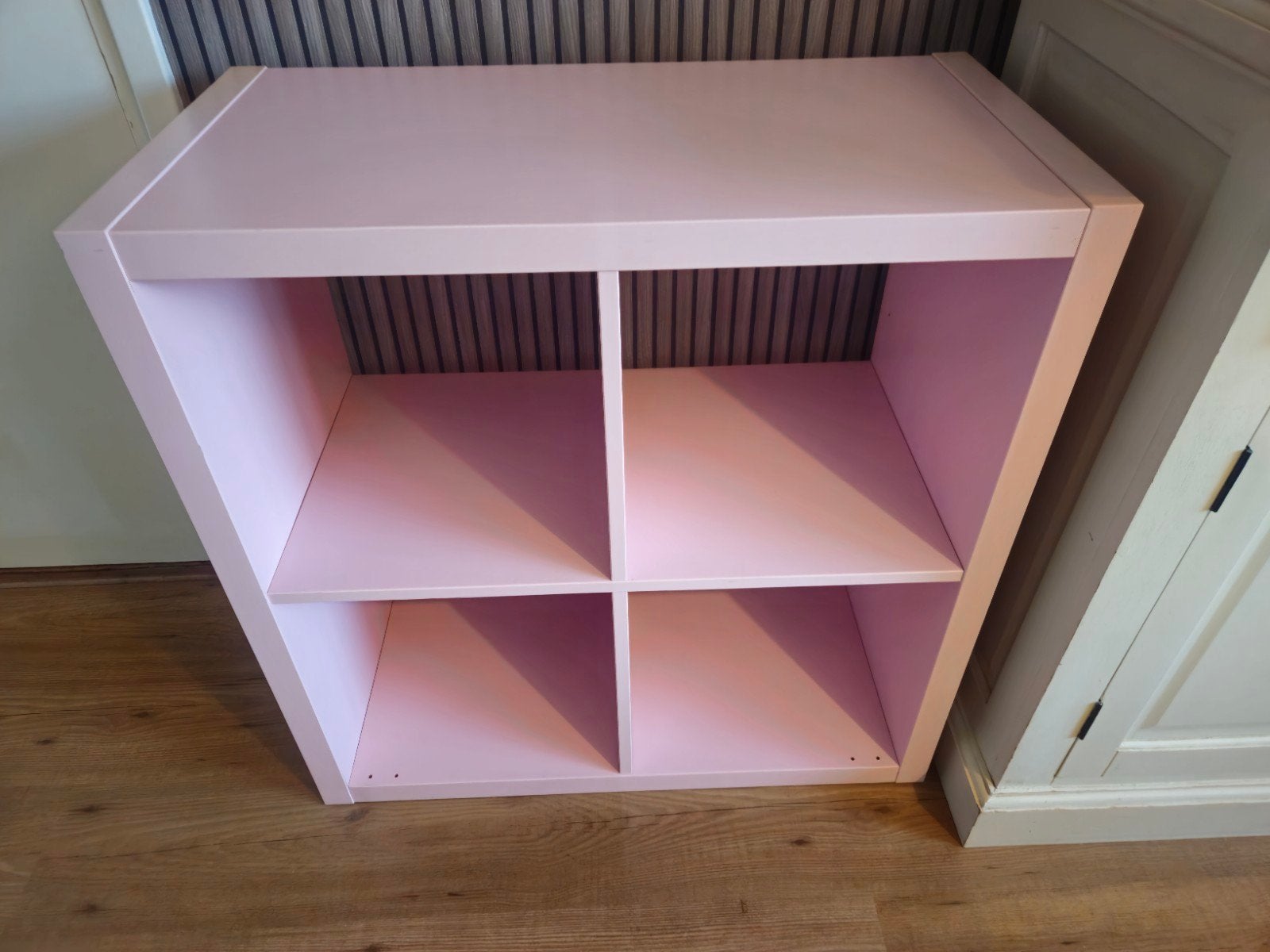 Roze Kallax kast met 4 vakken, Ophalen, Gebruikt, Modern, functioneel, Minder dan 100 cm