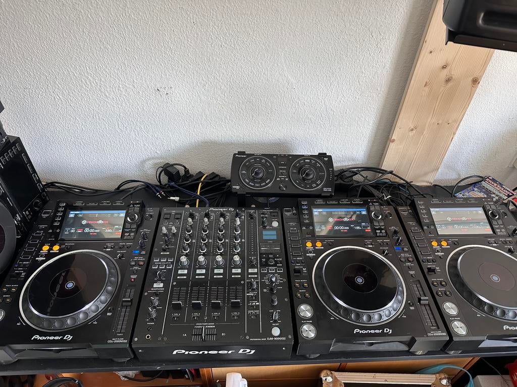 1x Pioneer CDJ 2000 en NXS2, en 1x DJM 900 NXS2, Ophalen, Zo goed als nieuw, Pioneer