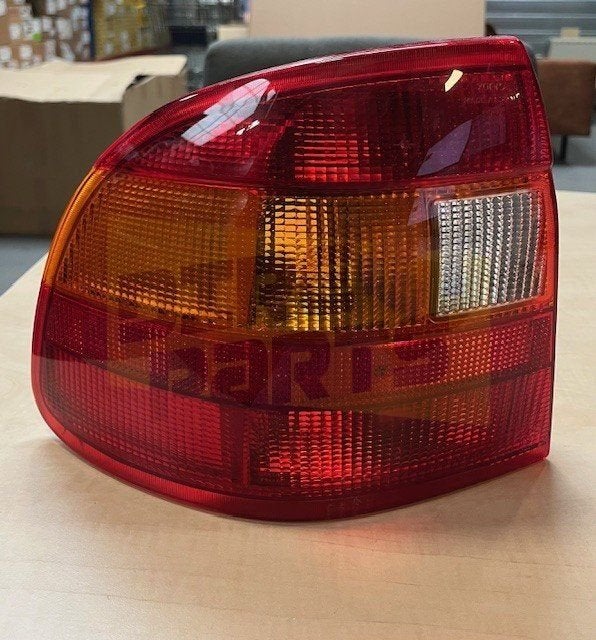 Opel Astra F (-9/94) achterlicht Links (oranje/rood) (Cabrio