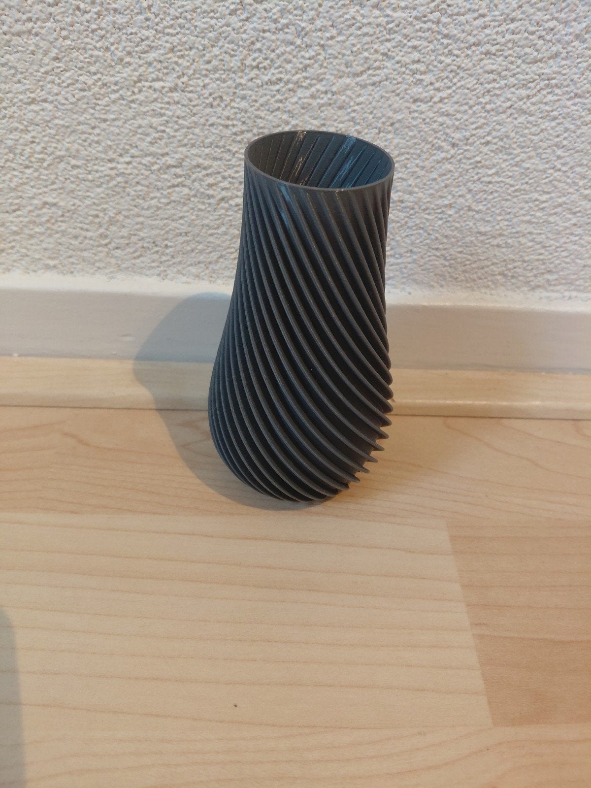 Grijze 3D geprinte vaas van PLA filament, Ophalen of Verzenden, Nieuw, Overige kleuren, Minder dan 50 cm