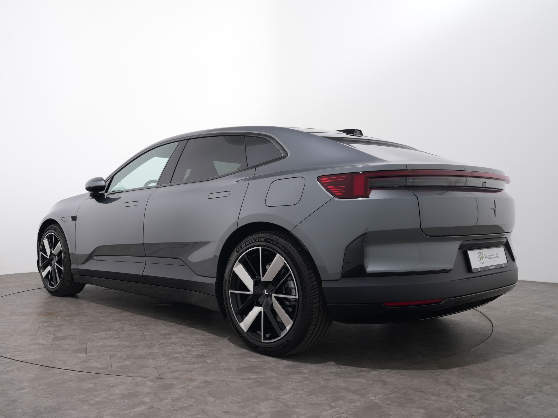 Polestar 4 LR DUAL MOTOR PRO PILOT PLUS NAPPA 100 KWH | 22kW, Auto's, Polestar, Automaat, 2000 kg, Leder, Vierwielaandrijving