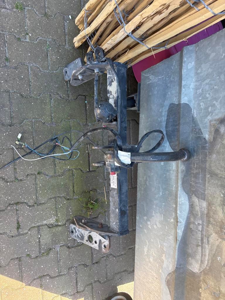 Trekhaak Toyota Avensis 2009 (jan 2010) met sleutel, Ophalen of Verzenden, Gebruikt