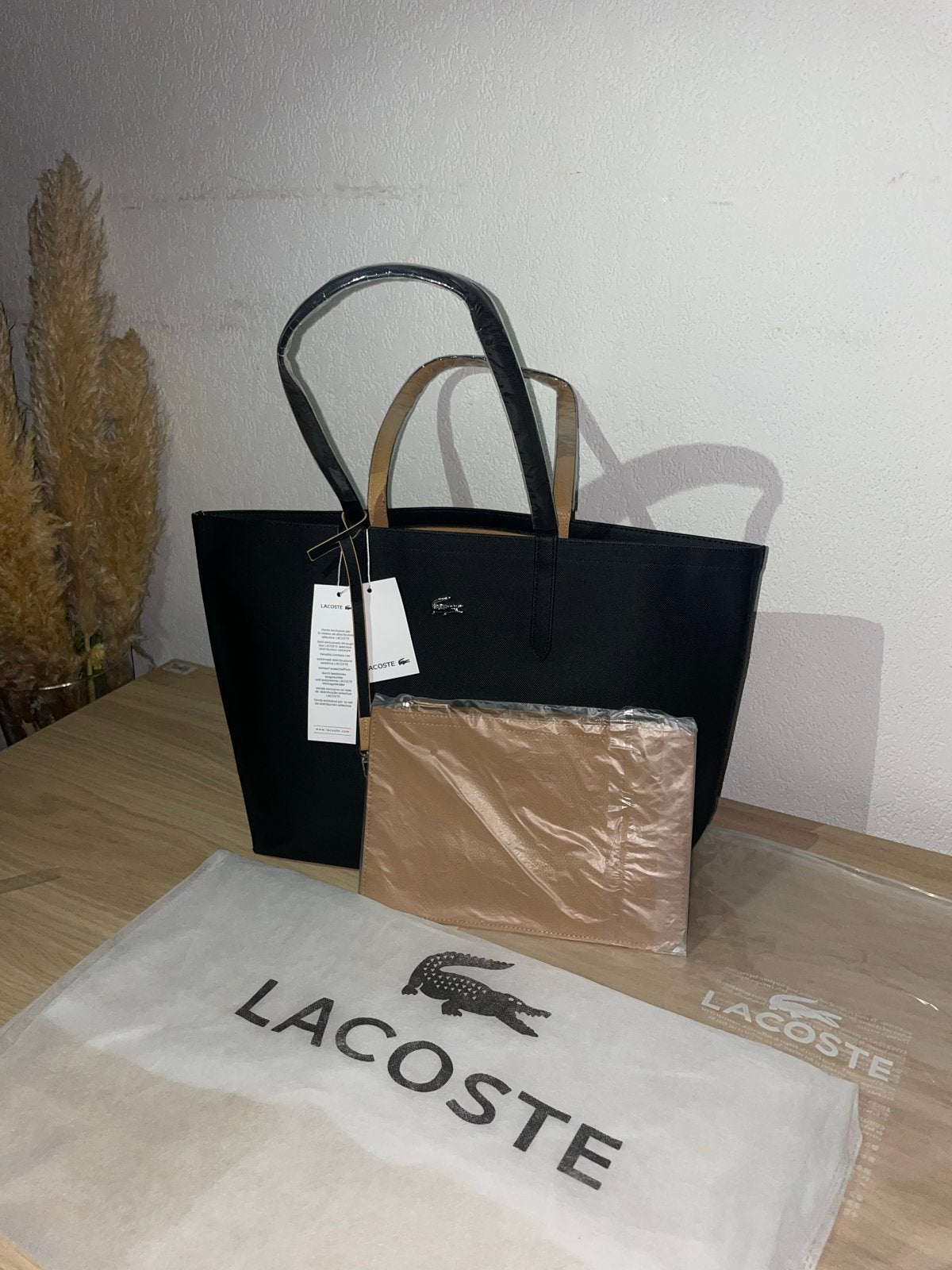 Lacoste Reversible Tote Bag - Black/ Beige + Pouch, Sieraden, Tassen en Uiterlijk, Tassen | Damestassen, Ophalen of Verzenden