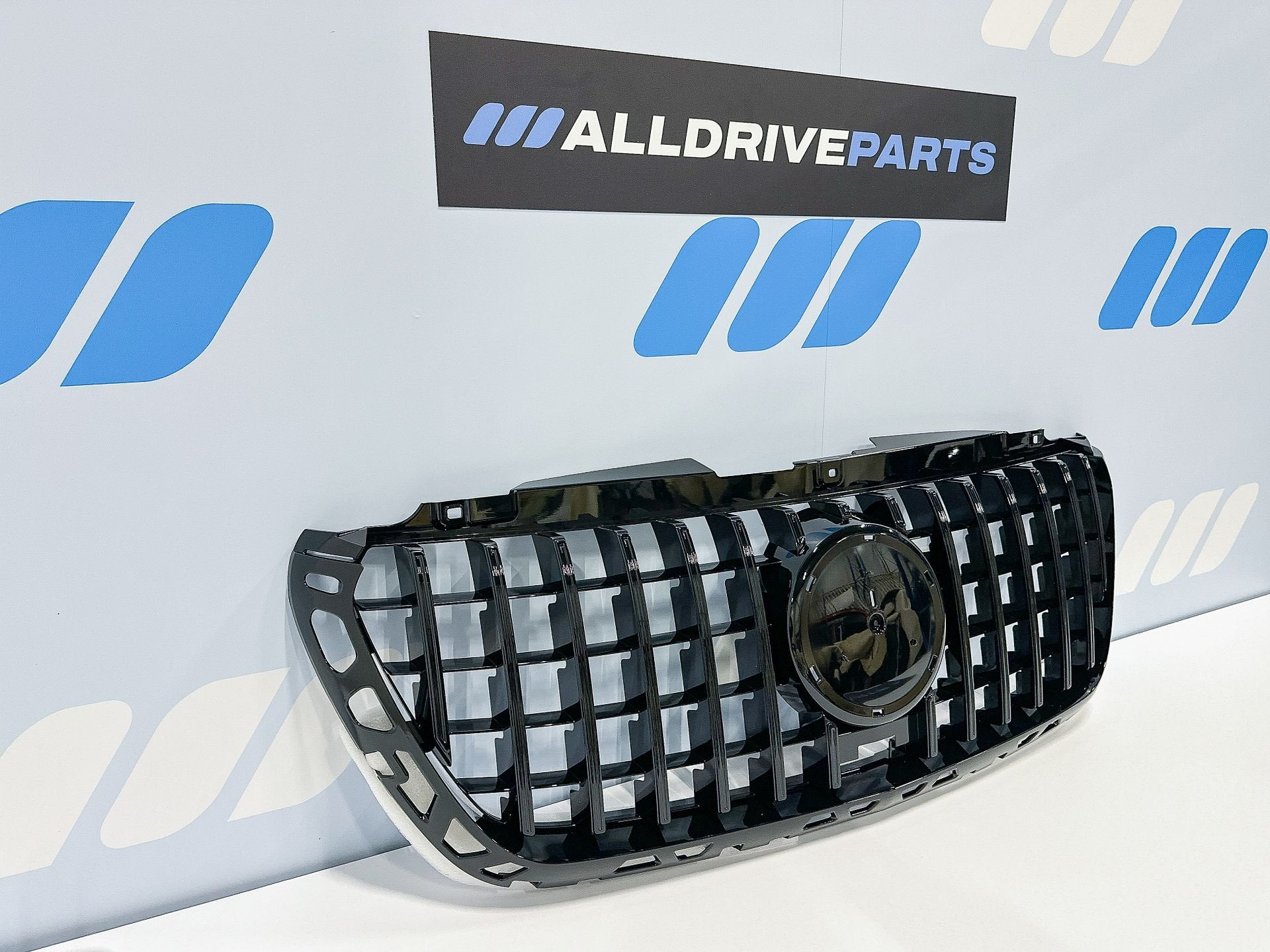 Mercedes Sprinter W907 Sport Look front Grill Glanzend Zwart, Auto-onderdelen, -, -, Nieuw, Ophalen of Verzenden