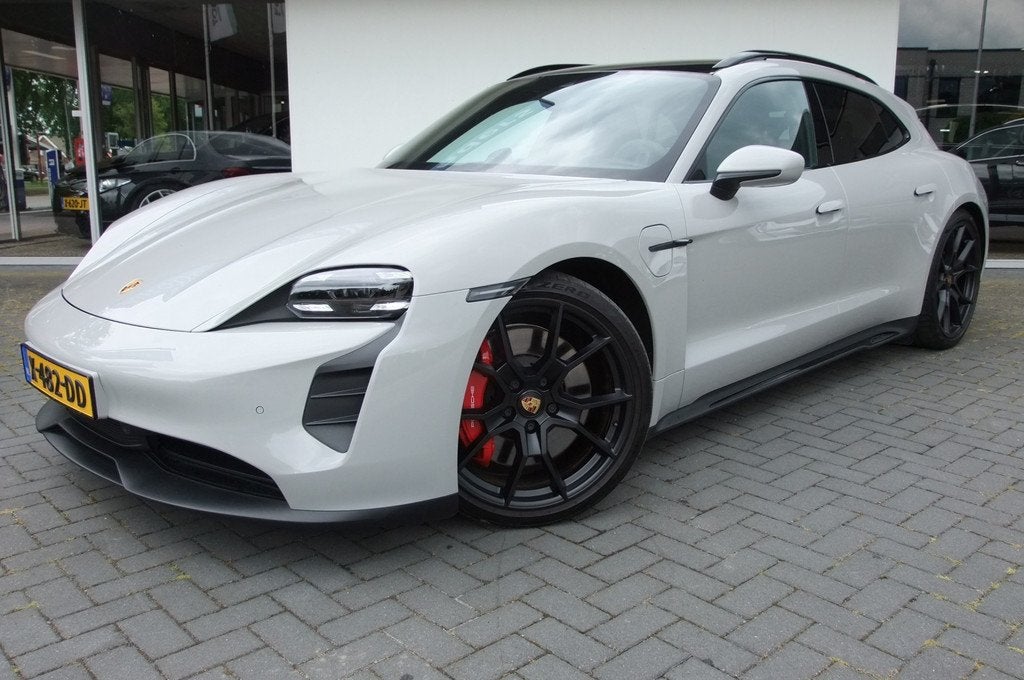 Porsche Taycan Sport Turismo/ NL auto/ Porsche Approved/ GTS, Auto's, Porsche, Automaat, Gebruikt, 124 €/maand, 4 stoelen
