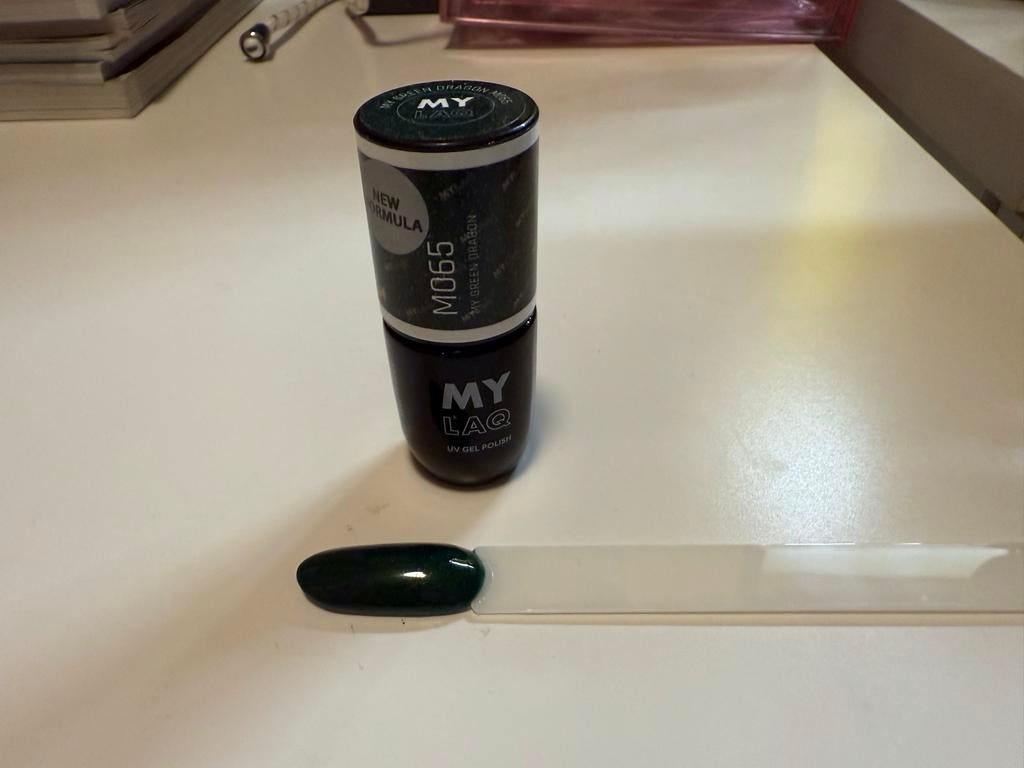 MYLAQ UV Gel Polish M065 My Green Dragon nieuw, Nieuw, Ophalen of Verzenden, Handen en Nagels, Toebehoren