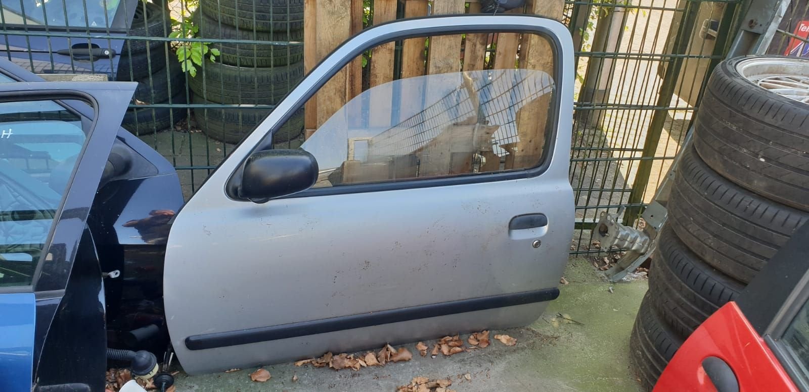NISSAN MICRA PORTIER LINKS BJ 93 TOT 1997, Gebruikt, -, Deur, -