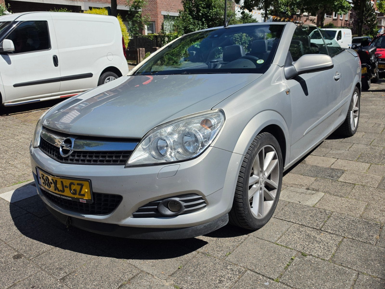 Opel Astra 1.8 16V Cabriolet - Automaat - PRACHTIG EXEMPLAAR, Zwart, 4 cilinders, Cabriolet, 4 stoelen
