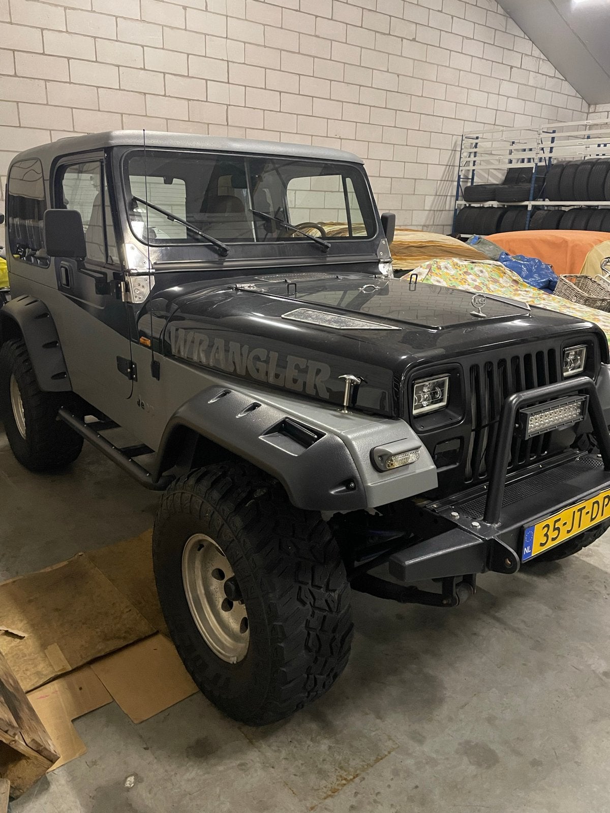 Jeep Wrangler 4.0 I Softtop 4WD E2 1993 Zwart, 183 pk, 450 kg, 1429 kg, Beige