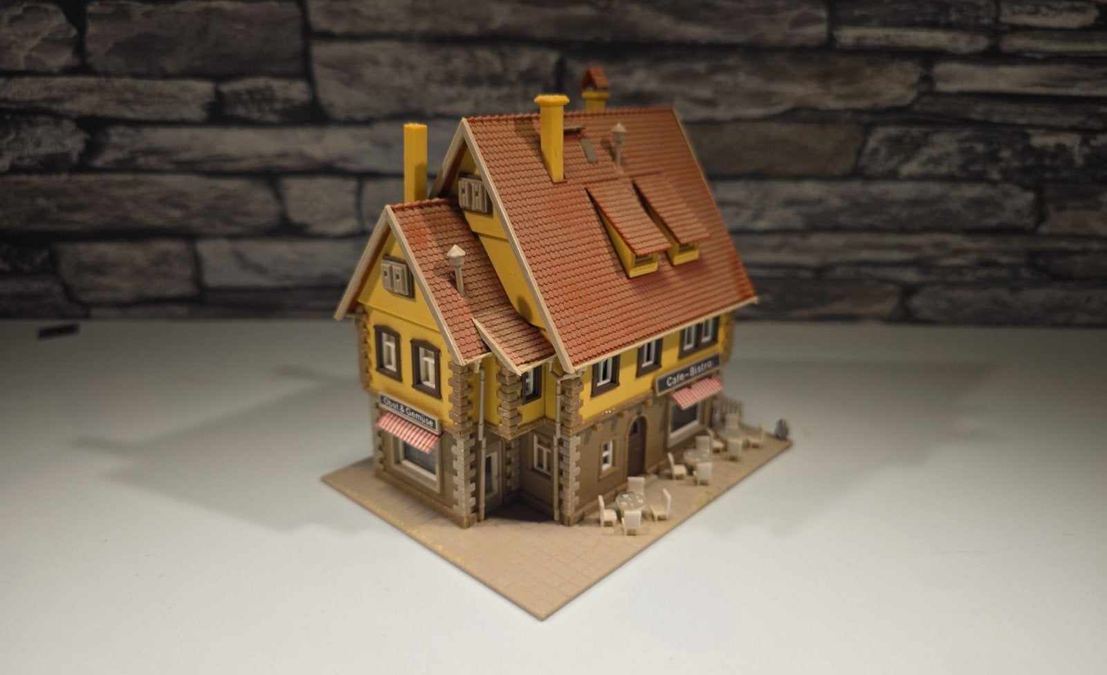 Vakwerkhuis bistro cafe N spoor modeltrein 1:160, Overige merken, Gebruikt, Gelijkstroom of Wisselstroom, Brug, Tunnel of Gebouw