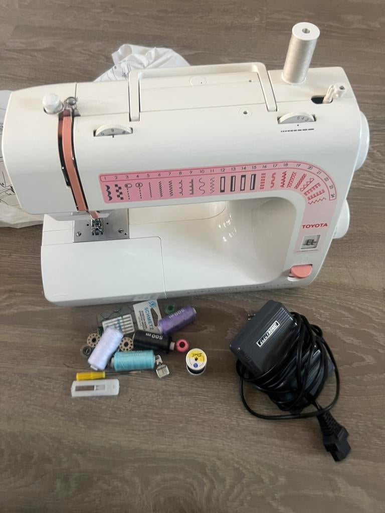 Toyota Naaimachine, Ophalen of Verzenden, Zo goed als nieuw, Naaimachine, Overige merken