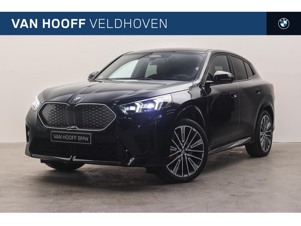 BMW iX2 eDrive20 M Sport / Panoramadak / Sportstoelen / M Ad, Auto's, BMW, IX2, Zwart, Leder, Nieuw