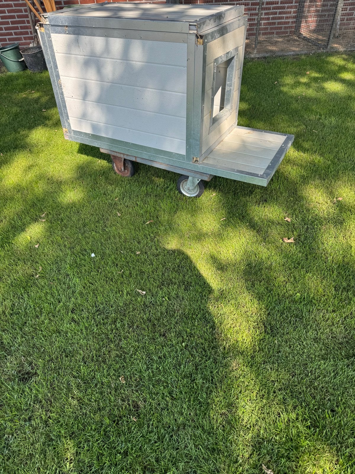 Te koop hok voor hond of varken geisoleerd, Dieren en Toebehoren, Hondenhokken, Ophalen, Minder dan 75 cm, Minder dan 65 cm