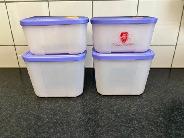 4 diepvries bakjes van tupperware, Gebruikt, Overige kleuren, Overige typen, Ophalen of Verzenden