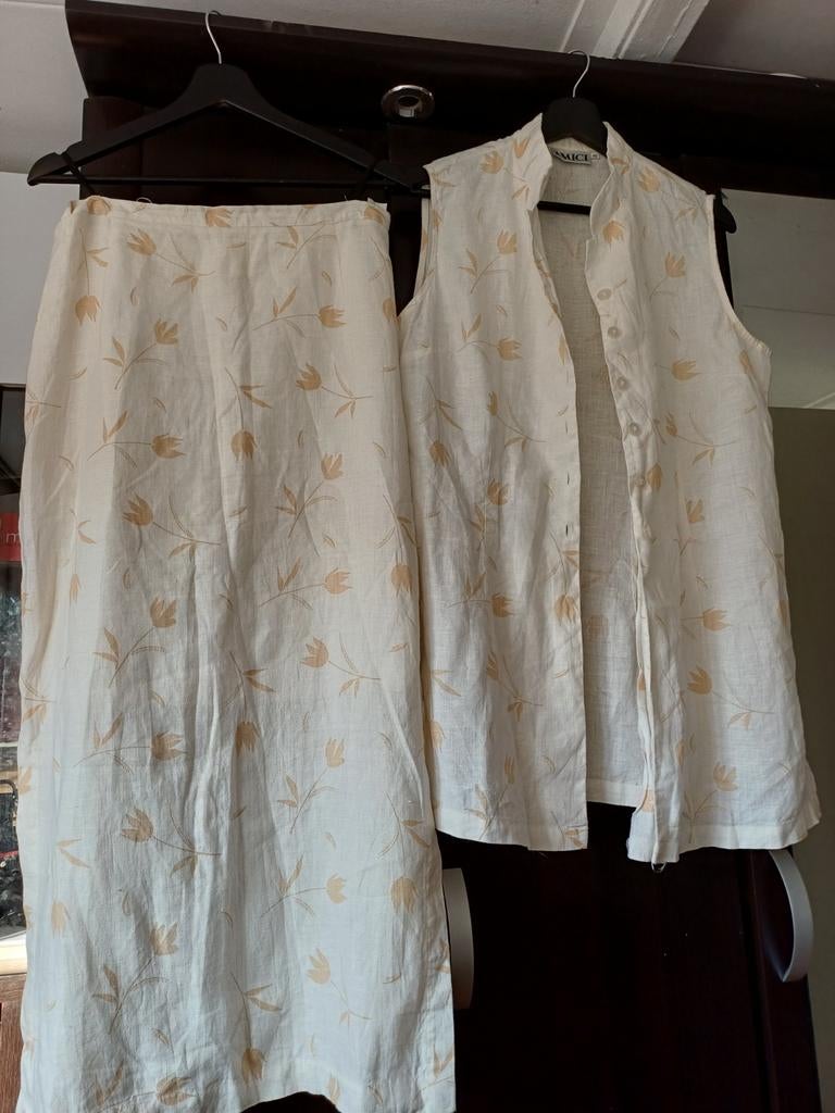 AMICI SETJE. ROK& BLOUSE, Kleding | Dames, Ophalen of Verzenden, Zo goed als nieuw, Maat 42/44 (L), Overige typen