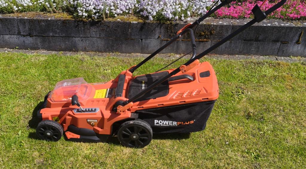 Powerplus Dual Power grasmaaier, Ophalen, Cirkelmaaier, Gebruikt, Accu-grasmaaier