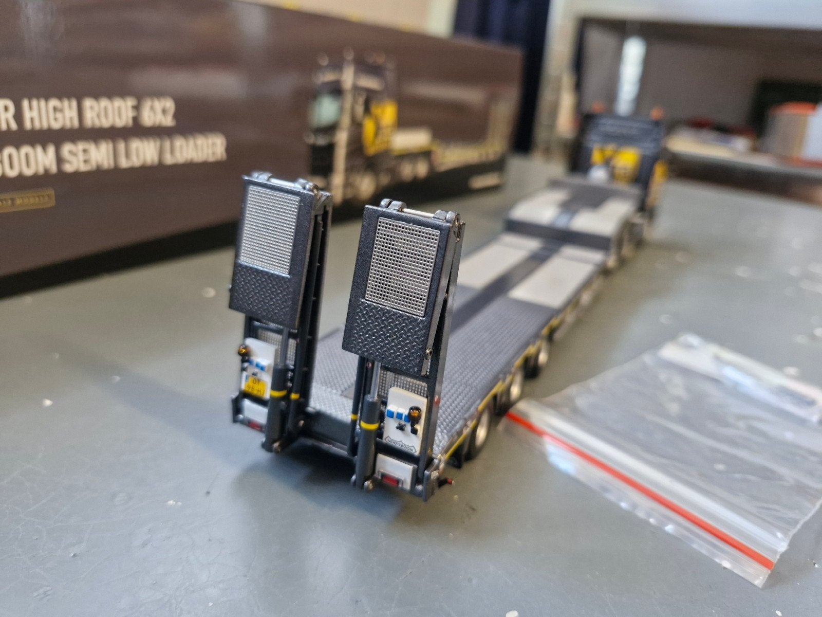 scania R 6x2 met semi dieplader uitschuifbaar met oprijplank, Ophalen of Verzenden, Nieuw, Bus of Vrachtwagen, Wsi