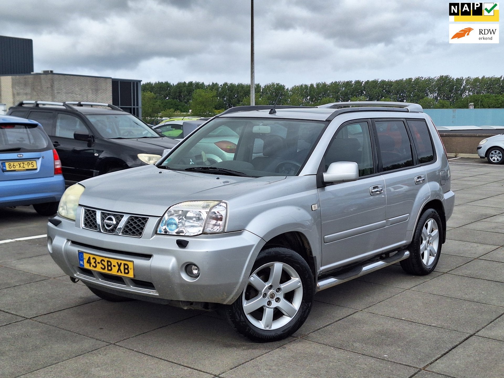 Nissan X-Trail €3849,-2.5 Elegance Automaat Navigatie Leer, Auto's, Nissan, Automaat, Gebruikt, Zwart, 4 cilinders