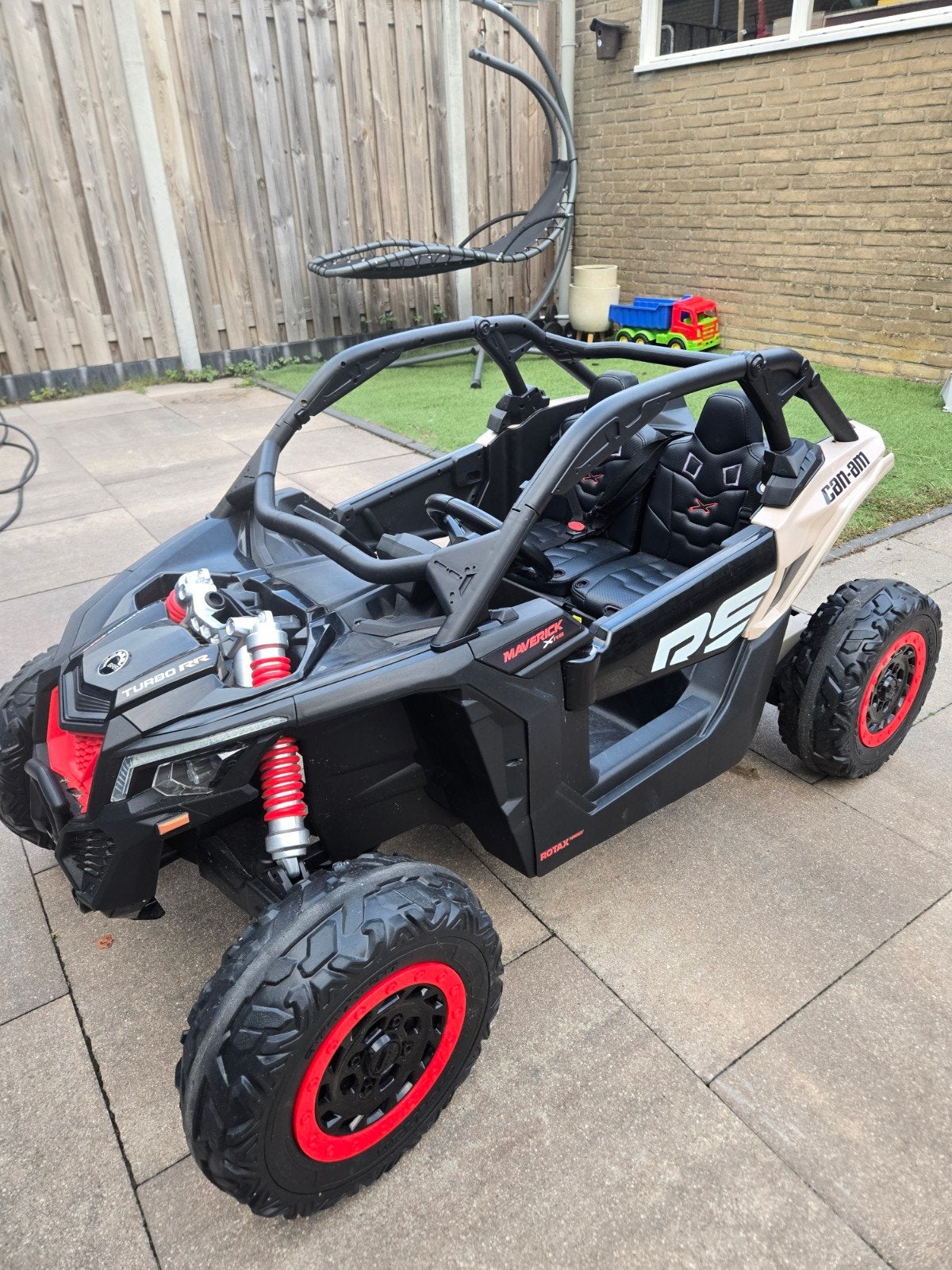 Can-Am Maverick Buggy voor kinderen (accu defect), Gebruikt