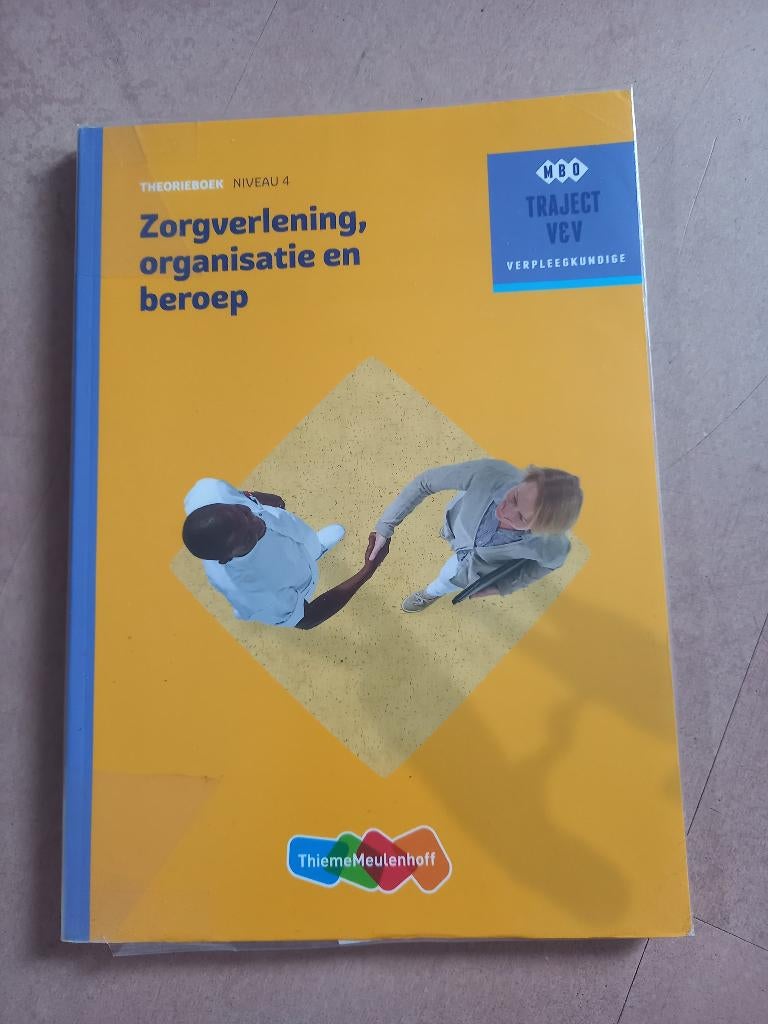 Theorie Zorgverlening, organisatie en beroep 9789006910360, ThiemeMeulenhoff, Ophalen of Verzenden, Zo goed als nieuw, MBO