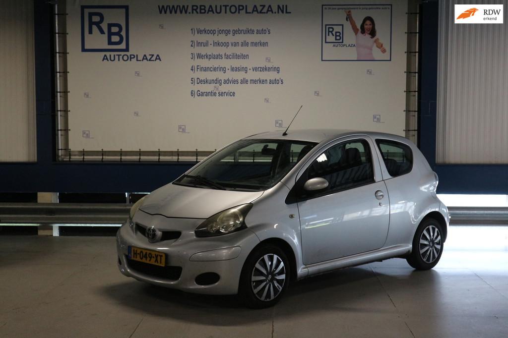 Toyota Aygo 1.0-12V Access / AC / APK 2027 / ODH HISTORIE !, Voorwielaandrijving, Gebruikt, 4 stoelen, Startonderbreker