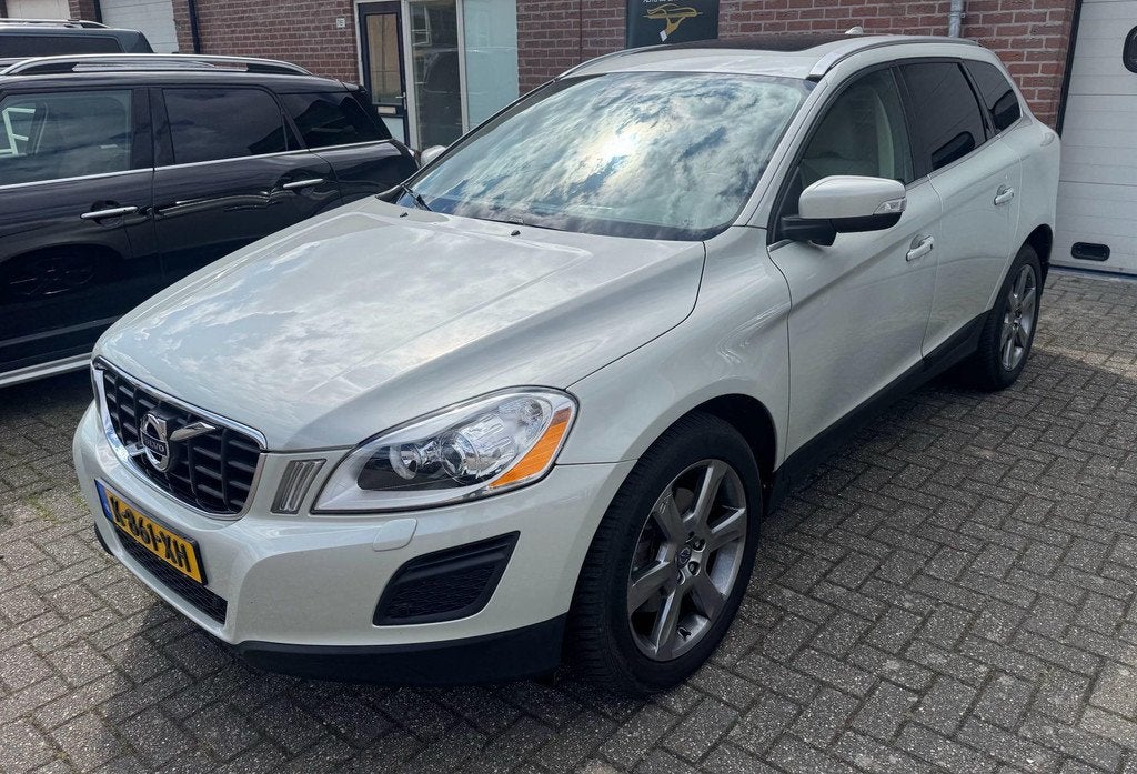 Volvo XC60 3.0 T6 AWD Summum Afn. Trekhaak,19 inch LM wielen, Auto's, Automaat, Euro 5, Gebruikt, 2953 cc