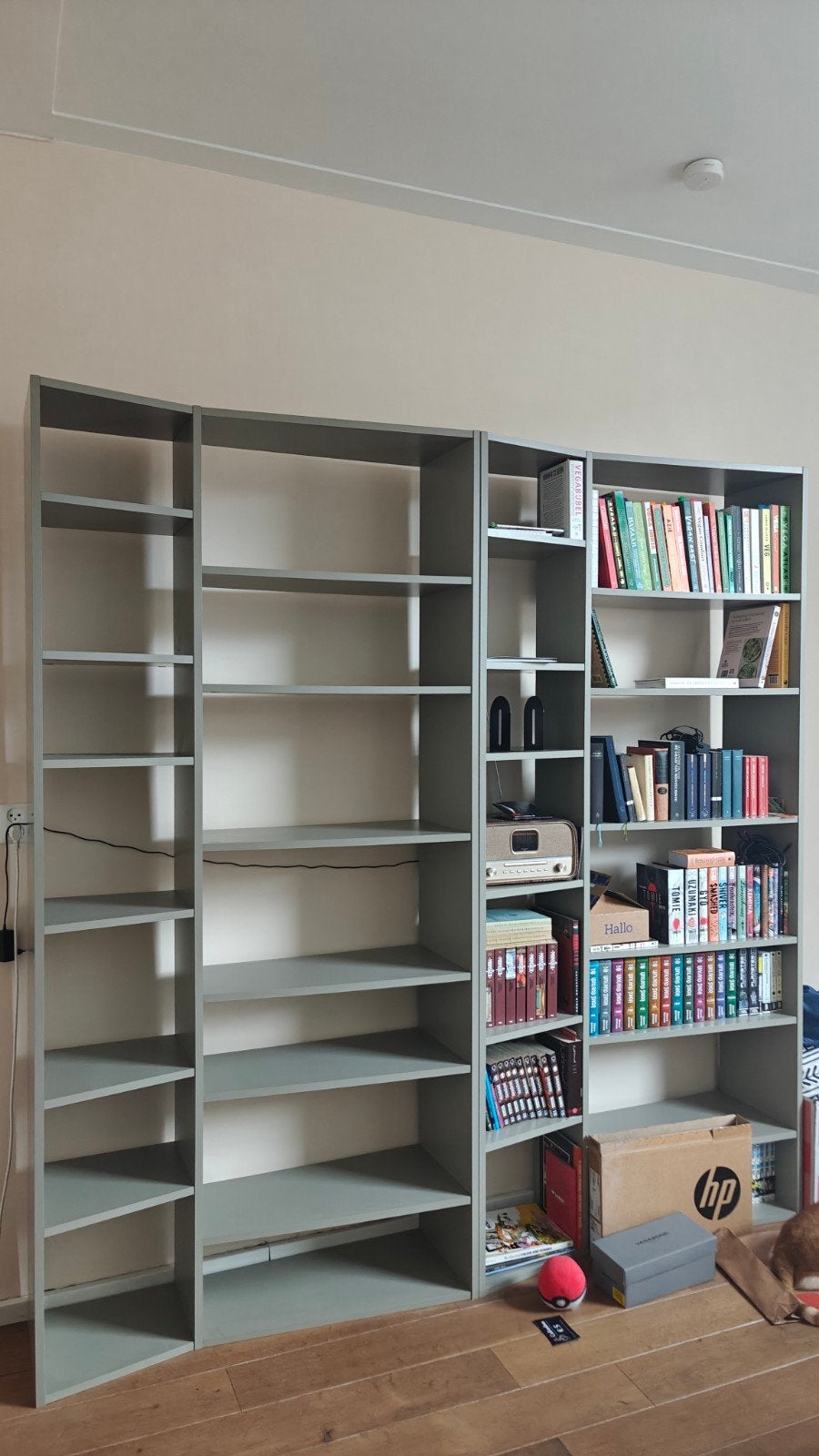 Gratis: 2 Temahome Valsa 001 boekenkasten, Ophalen, Met plank(en), Gebruikt, 100 tot 150 cm