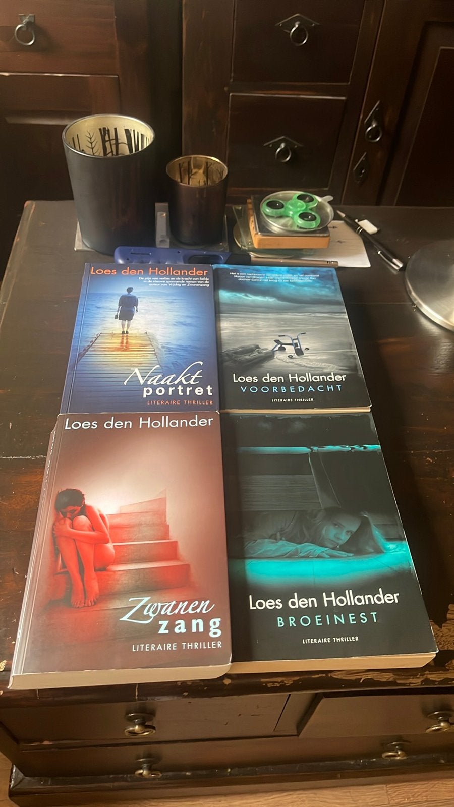 Loes den Hollander Thriller Boeken Set - 4 Literaire Thrille, Ophalen of Verzenden, Gelezen, Nederland