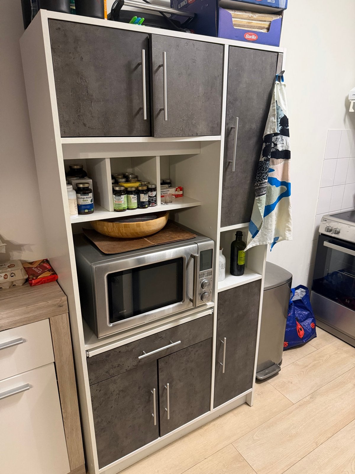 Keukenkast met opbergruimte en magnetronvak, Ophalen, Gebruikt