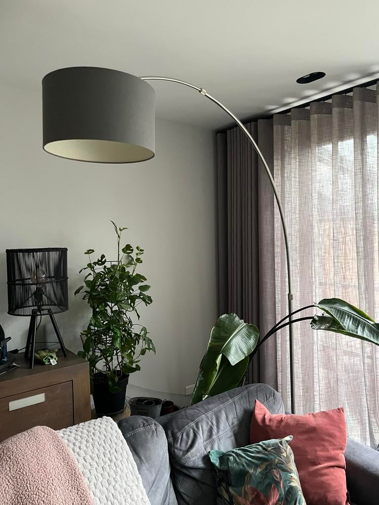 Moderne booglamp met grijze kap en marmeren voet, Ophalen, Zo goed als nieuw, Metaal, 150 tot 200 cm