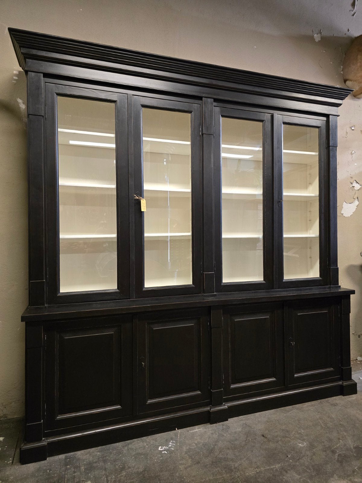 Prachtige landelijke Vitrinekast | Buffetkast | chique zwart, Huis en Inrichting, Kasten | Buffetkasten, 200 cm of meer, Eikenhout