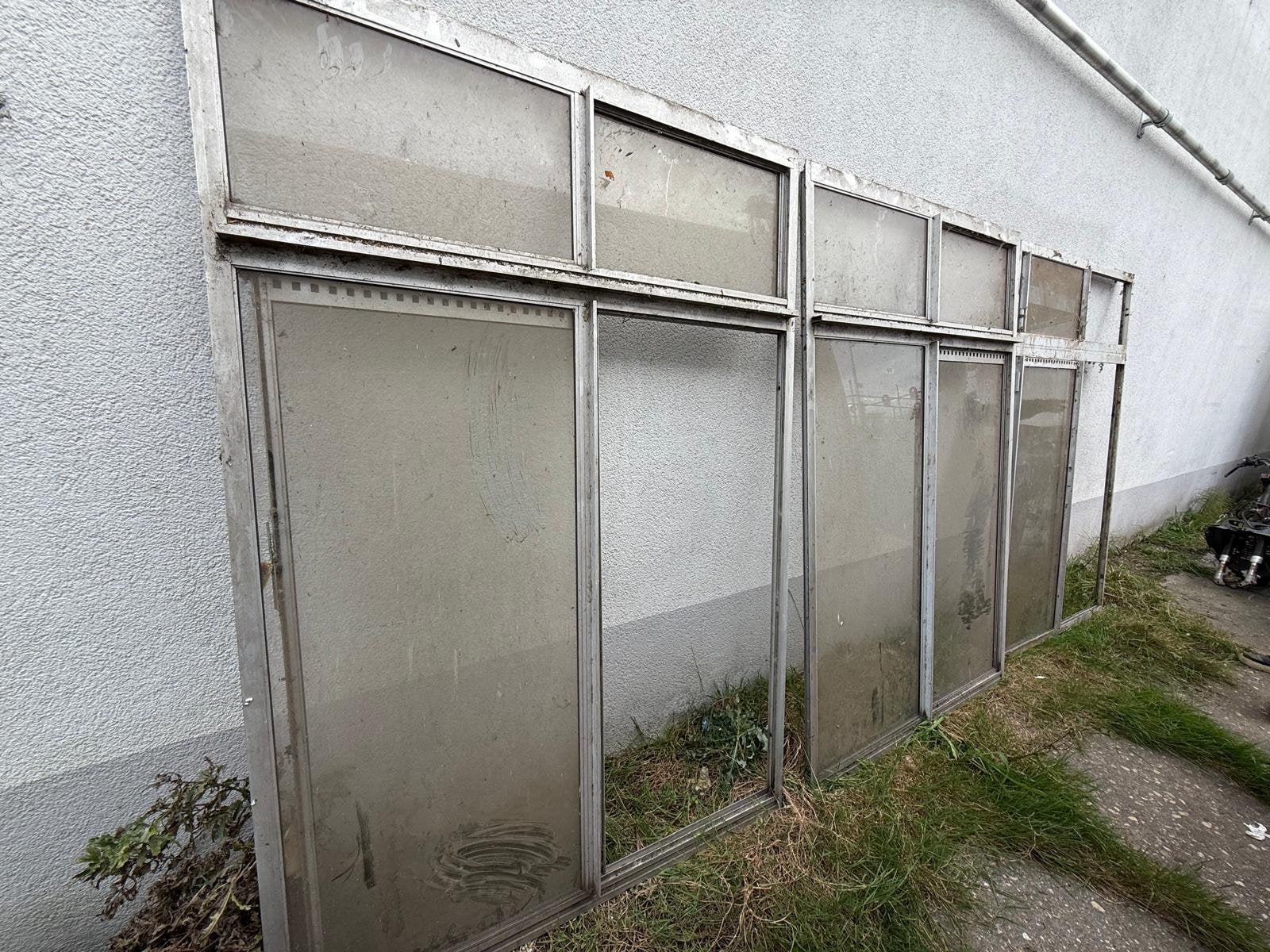 3 gave kozijnen met schuif ramen erin voor schuur hok bouw, Raamkozijn, Zo goed als nieuw, Hout, Ophalen