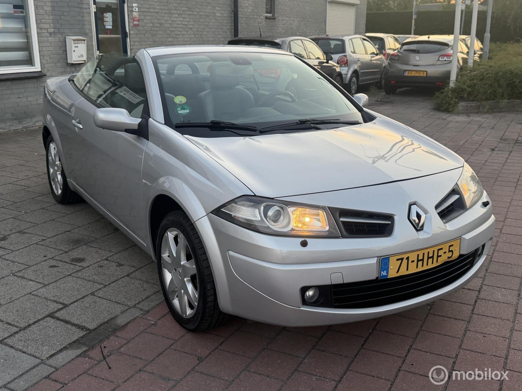 Renault Mégane Coupé-Cabriolet 2.0-16V Tech Line, Voorwielaandrijving, 1998 cc, 135 pk, Gebruikt