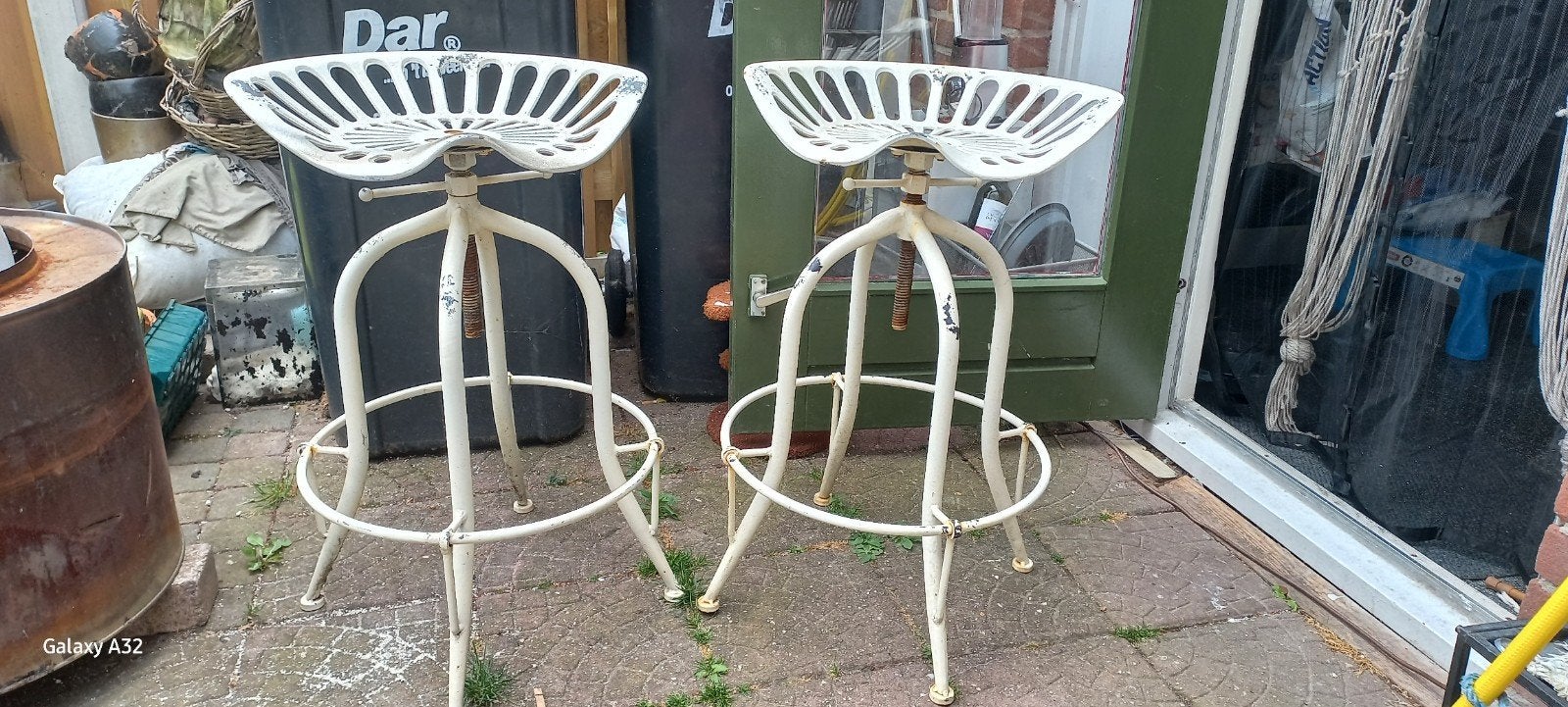 Set van 2 Vintage Tractor Krukken - Wit Metaal, Huis en Inrichting, Ophalen, Gebruikt, Twee, Wit
