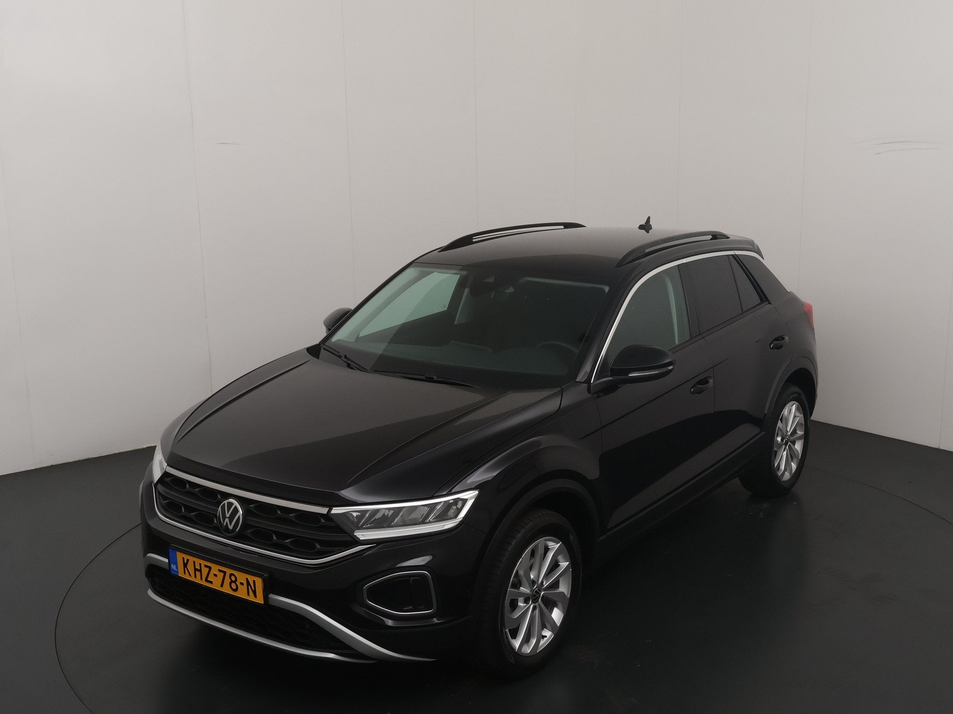 Volkswagen T-Roc 1.5 TSI Life Edition | Adapt. Cruise | Clim, 12 maanden, Stof, 4 cilinders, Zwart