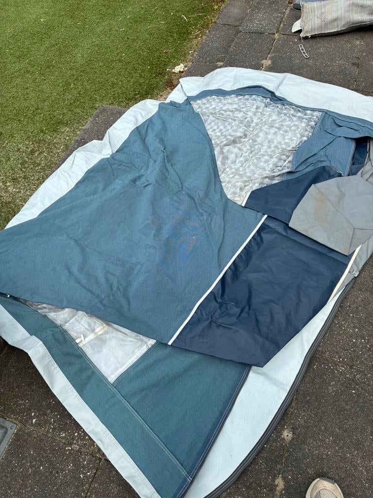 Dorema uitbouw / erker 1x en stokkenset voortent, Ophalen, Zo goed als nieuw
