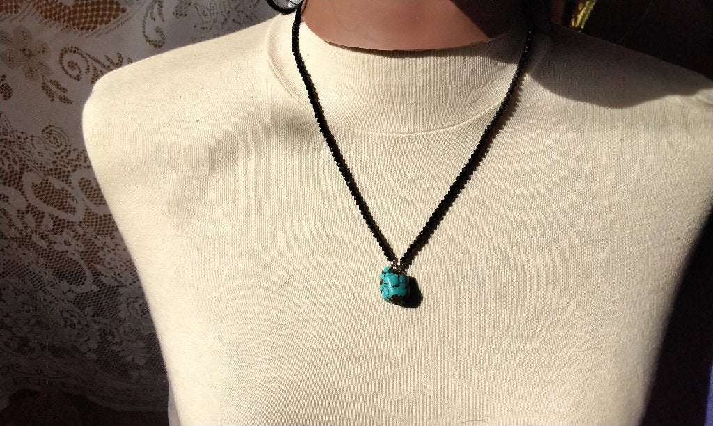 Prachtige Ketting Arizona Turquose Zwarte kleine kralen, Zwart, Nieuw, Ophalen of Verzenden, Steen of Mineraal