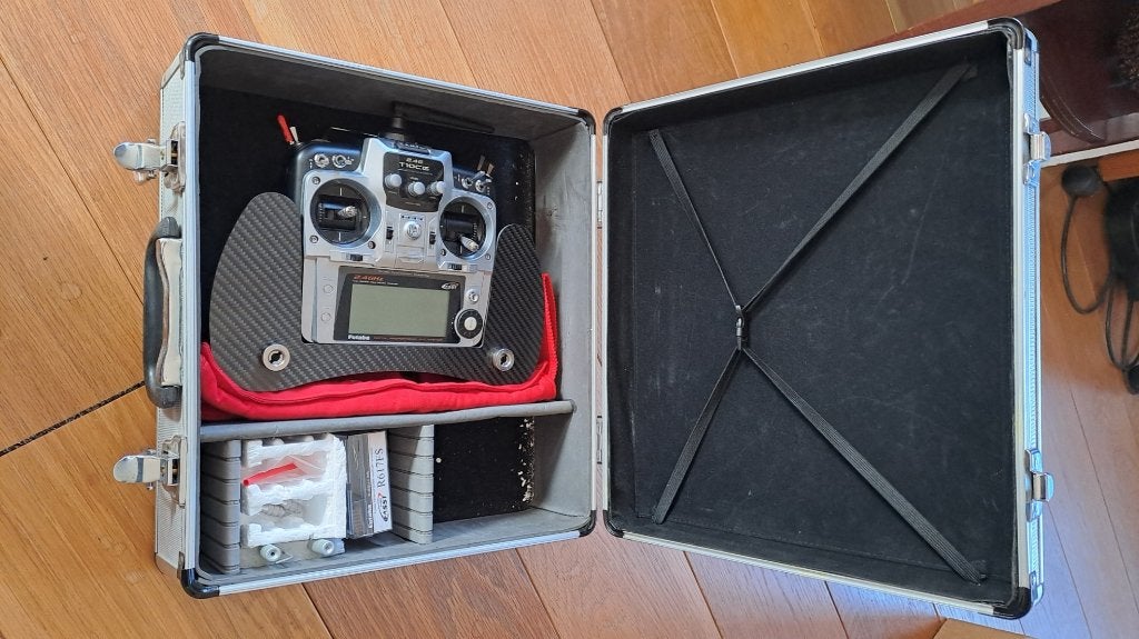 Futaba T10CG 2.4Ghz zender, carb. tray, ontvanger en koffer, Ophalen of Verzenden, Gebruikt