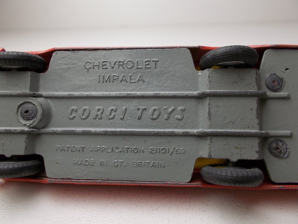 1960 Corgi Toys 220 CHEVROLET IMPALA (PINK!) I.g.st., Ophalen of Verzenden, Zo goed als nieuw, Auto, Corgi