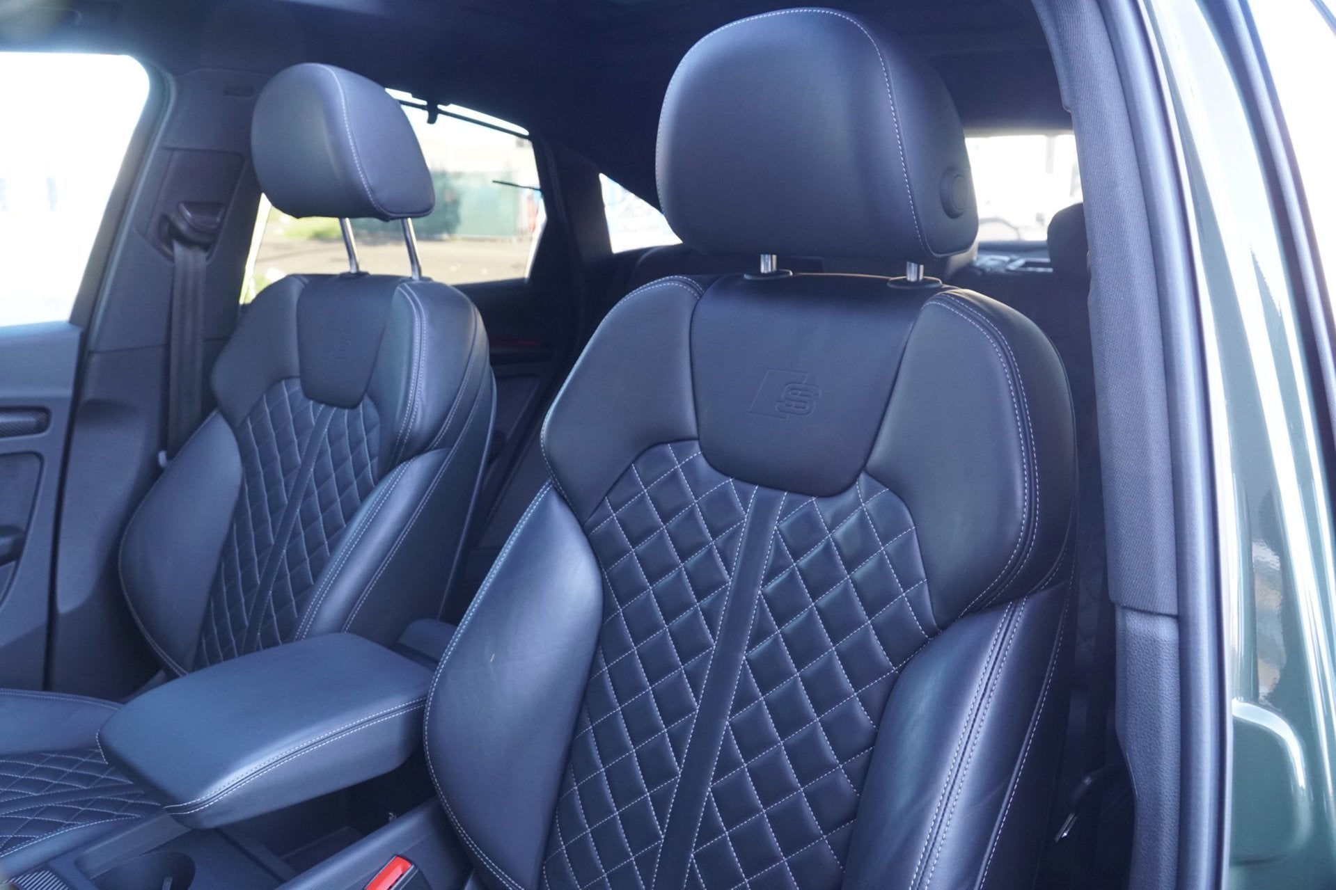 Audi Q5 Sportback 55 TFSI e 367pk Quattro S Line Competition, Auto's, Audi, Automaat, Gebruikt, Zwart, 4 cilinders