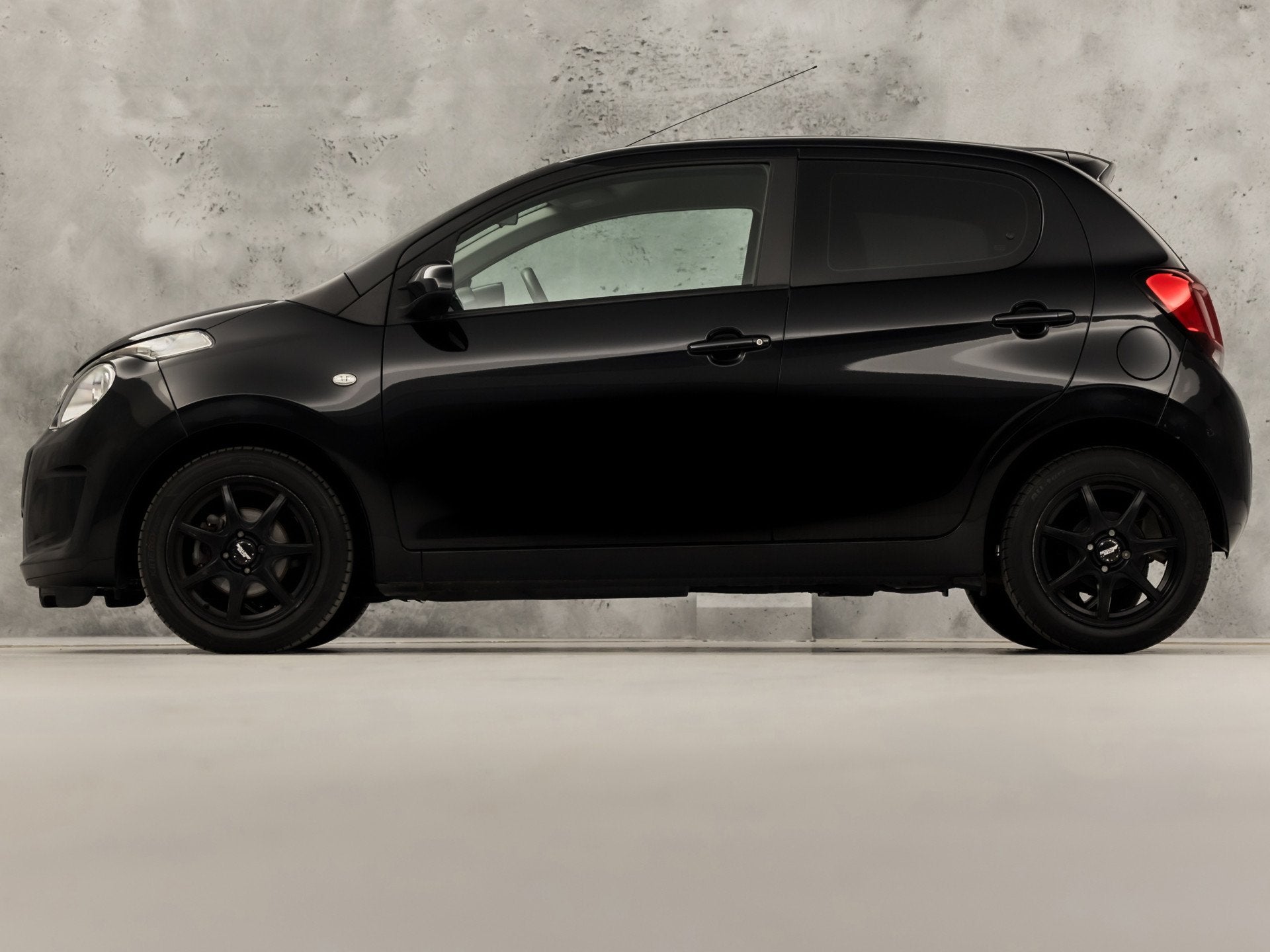 Citroën C1 1.0 e-VTi Black Sport (5 DEURS, SCHERM, GETINT G, Auto's, Citroën, Voorwielaandrijving, 12 maanden, Stof, Gebruikt