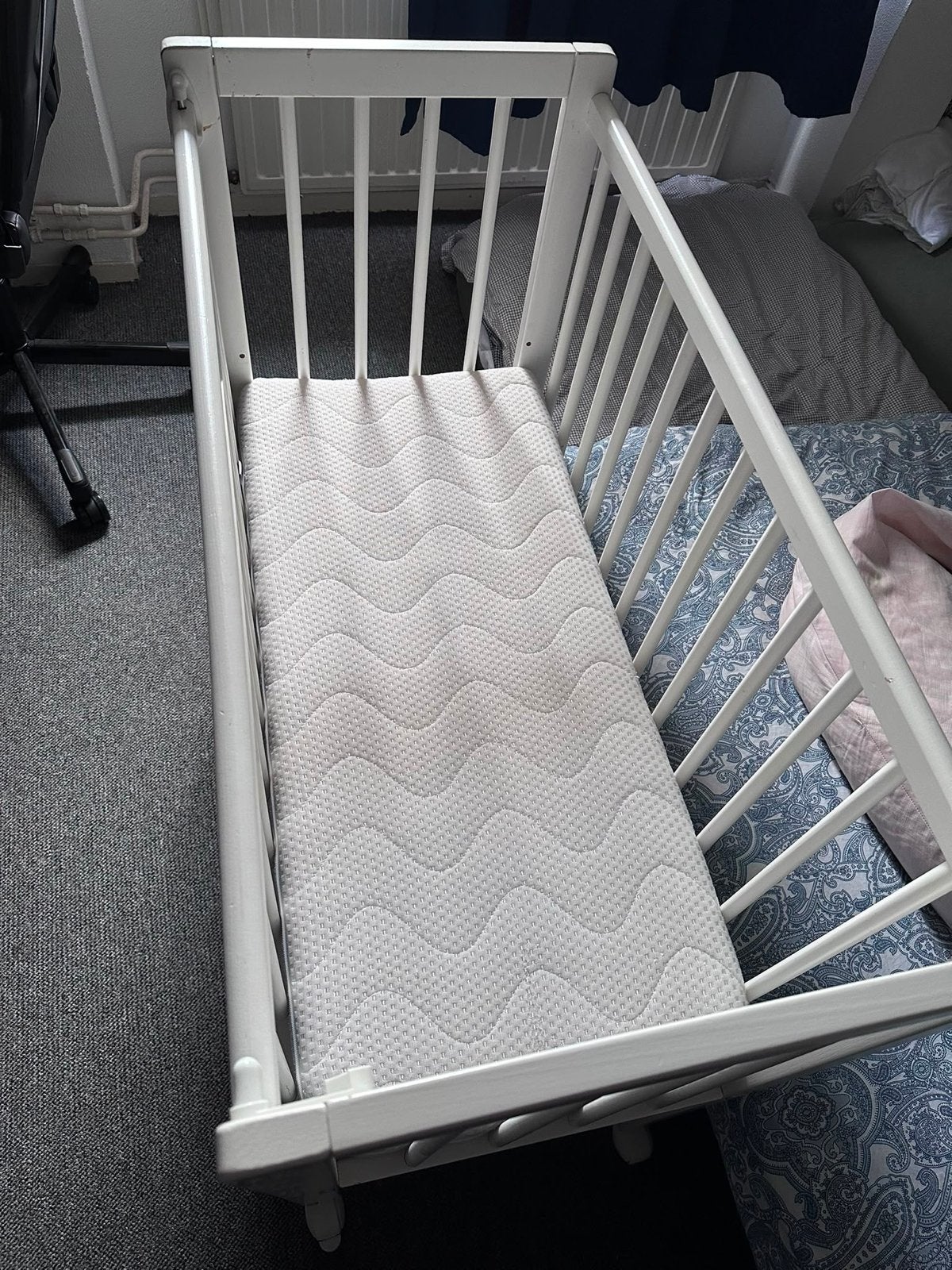 Houten ledikant/cosleeper Petit Amelie met matras, Ophalen, Gebruikt, Ledikant