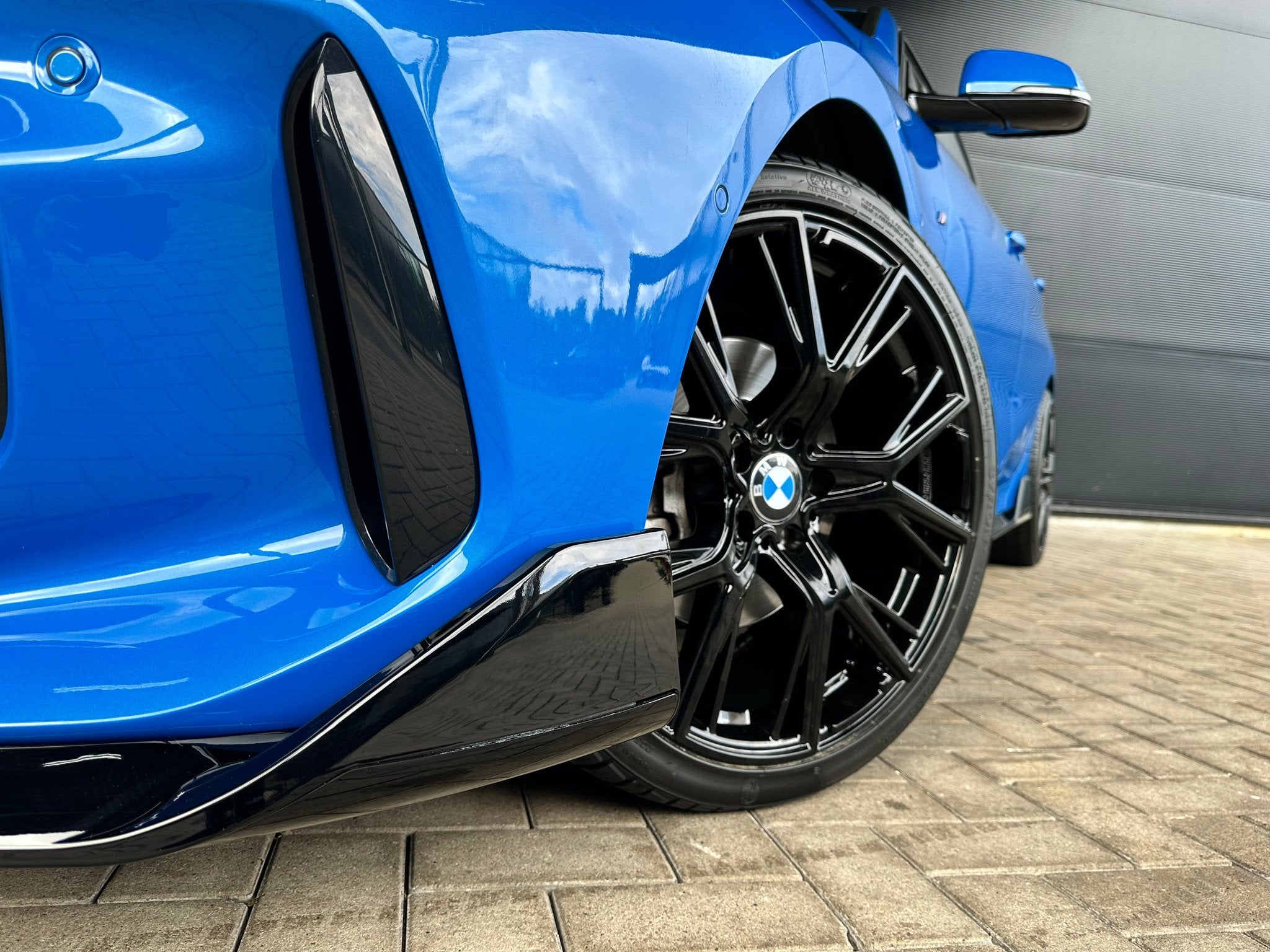 BMW 1 Serie 118i LCI | M-SPORT | NL-Auto | LED | AUT | 5-Deu, Auto's, 136 pk, Gebruikt, 1290 kg, Blauw