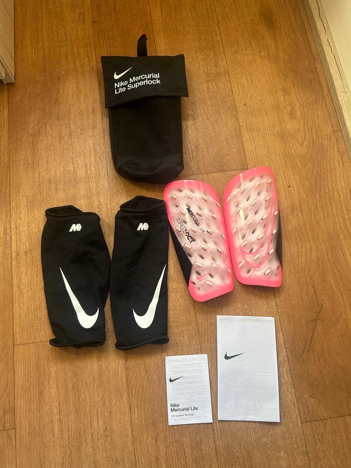 Nike Mercurial Lite Superlock Scheenbeschermers - Maat S, Maat S, Ophalen of Verzenden, Nieuw, Overige typen