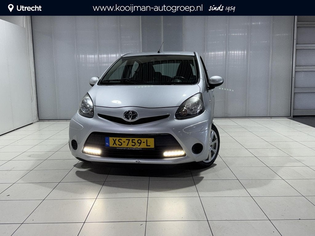 Toyota Aygo 1.0 VVT-i Aspiration | Automaat | LM Velgen |, Euro 5, Stof, Gebruikt, 4 stoelen