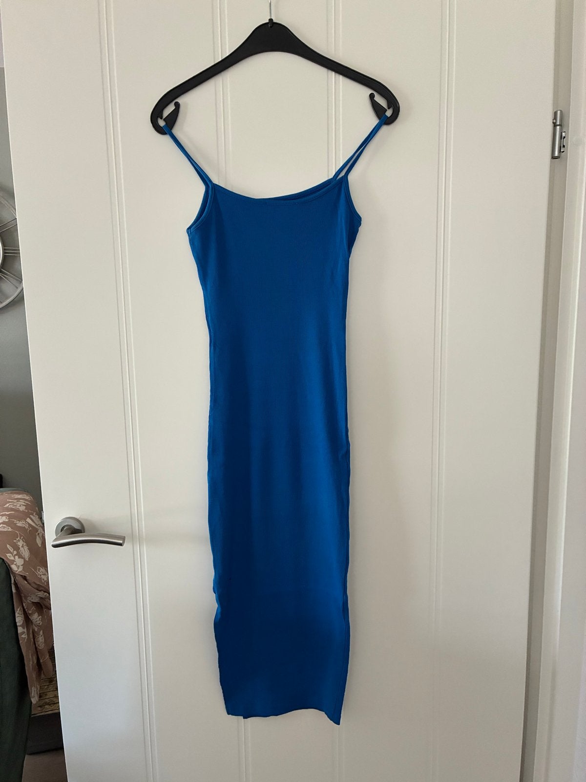 Amisu Blauwe Ribgebreide Midi Jurk Maat 34 (XS), Blauw, Ophalen of Verzenden, Zo goed als nieuw, Maat 34 (XS) of kleiner