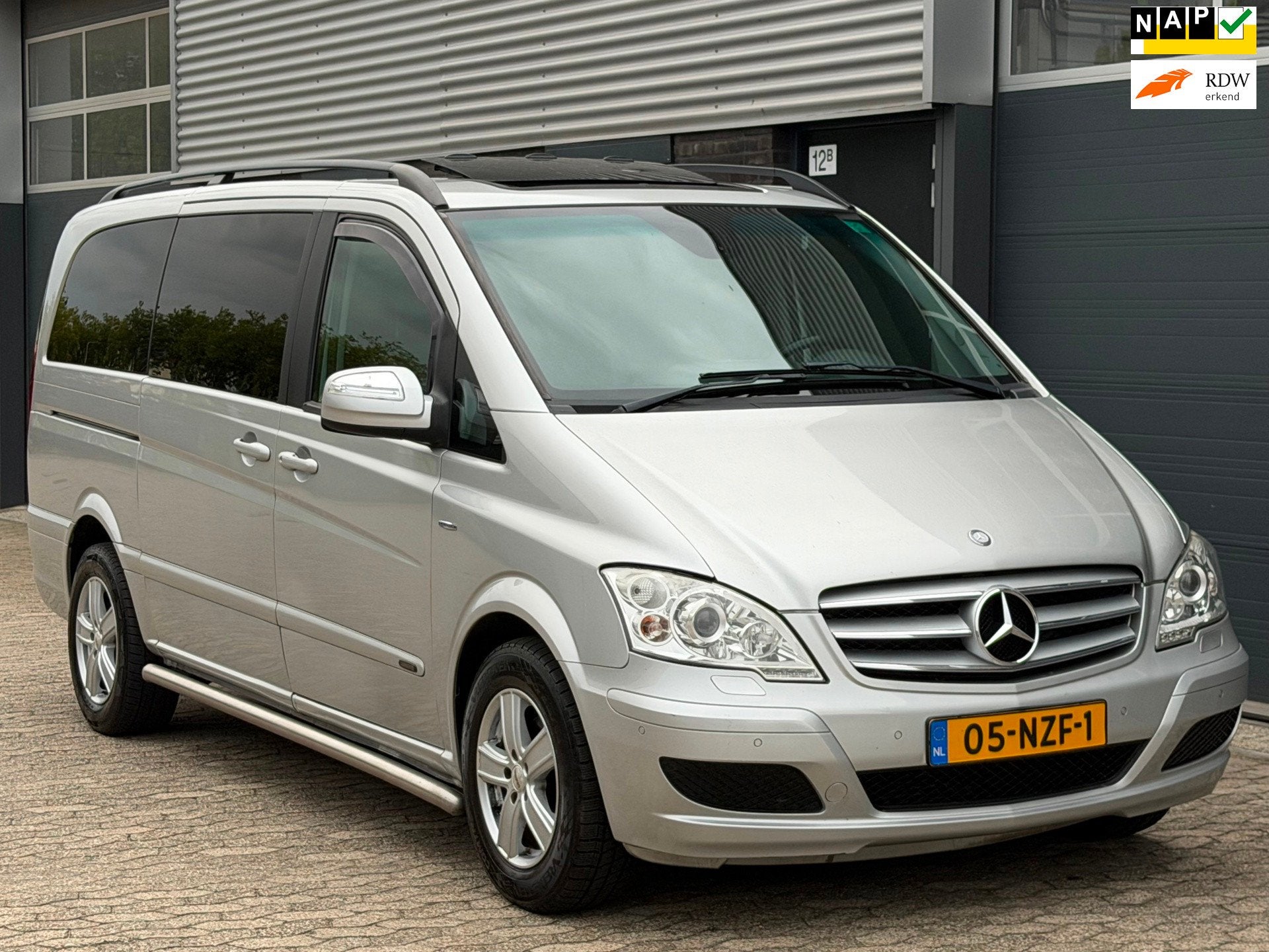 Mercedes-Benz Viano 3.0 CDI Ambiente Edition Lang FULL OPTIO, Auto's, Automaat, Euro 5, Achterwielaandrijving, Gebruikt