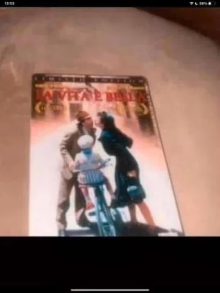 La Vie Est Belle dvd, Alle leeftijden, Verzenden, Zo goed als nieuw