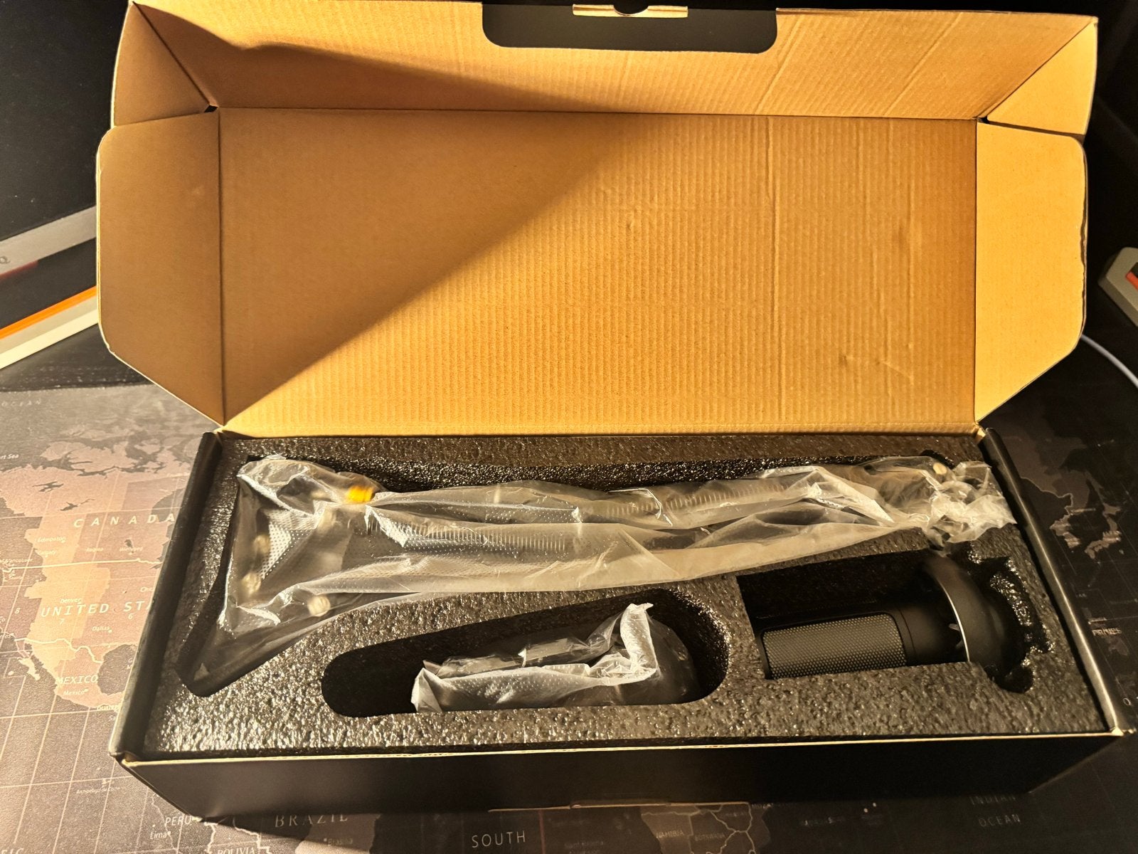2x Professionele Microfoon met Arm - Nieuw in Doos, Muziek en Instrumenten, Ophalen, Nieuw, Studiomicrofoon