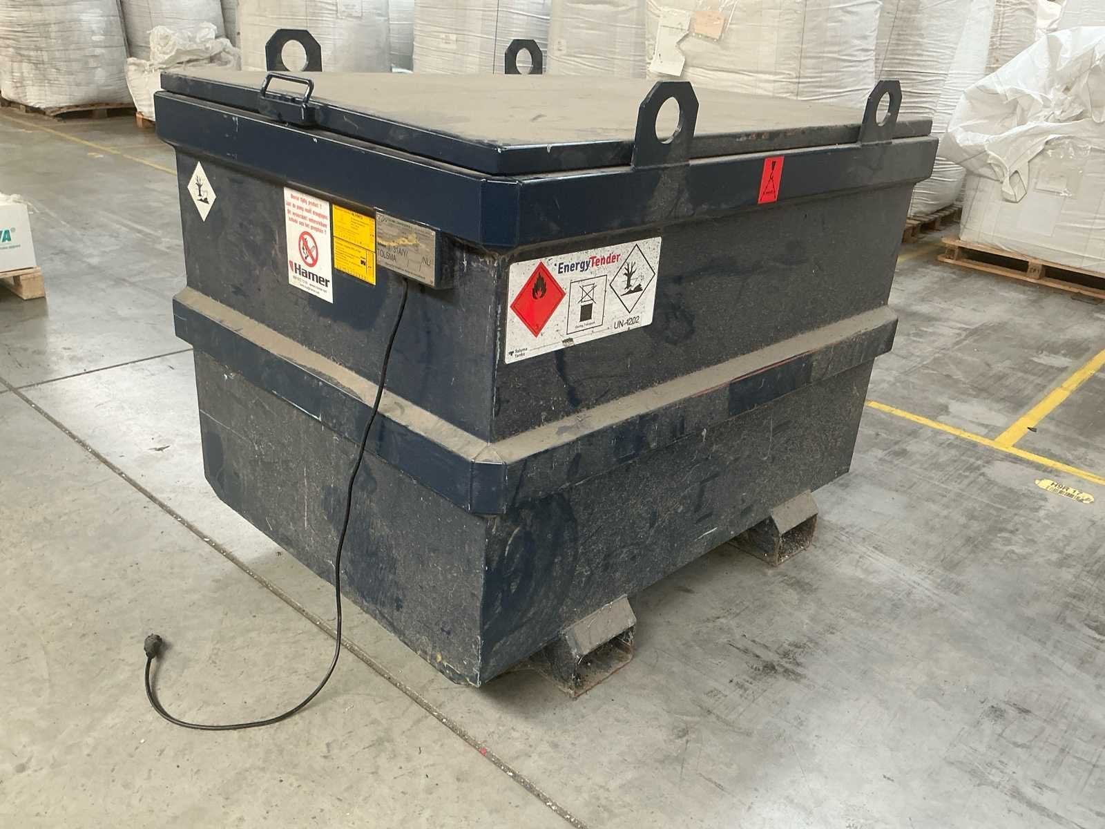 Tolsma Tankbouw 995 liter KIWA brandstoftank met pomp en afg